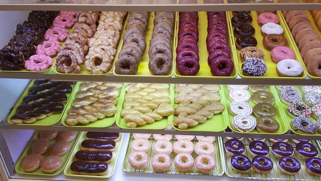 Spring Valley Donuts | restaurant | 4388 Spring Valley Rd, Dallas, TX 75244, USA | 9722330630 OR +1 972-233-0630