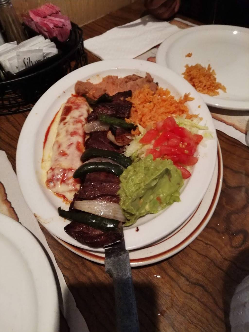 El Niagara | restaurant | 120 1st St, Woodstock, IL 60098, USA | 8153389881 OR +1 815-338-9881