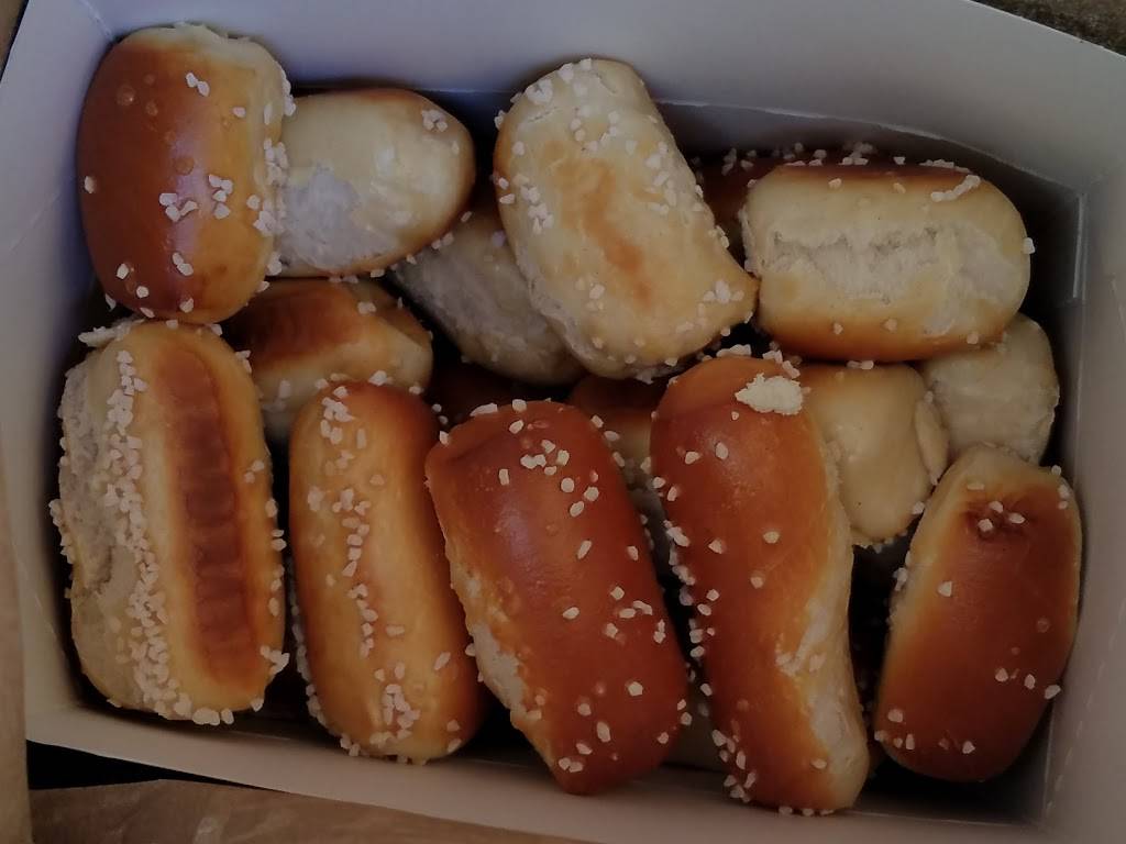 Philly Pretzel Factory | bakery | 2311 Babcock Blvd, Pittsburgh, PA 15237, USA | 4124083375 OR +1 412-408-3375