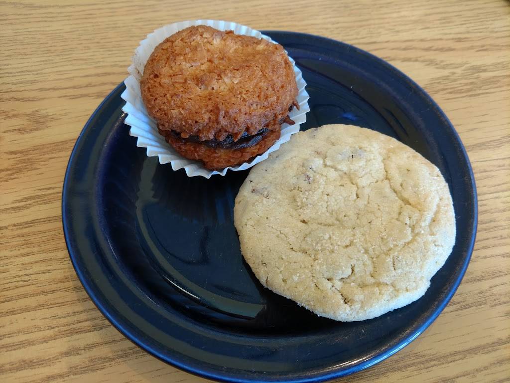 Petite Sweet Bakery | bakery | 2613 Colby Ave, Everett, WA 98201, USA | 4252581800 OR +1 425-258-1800