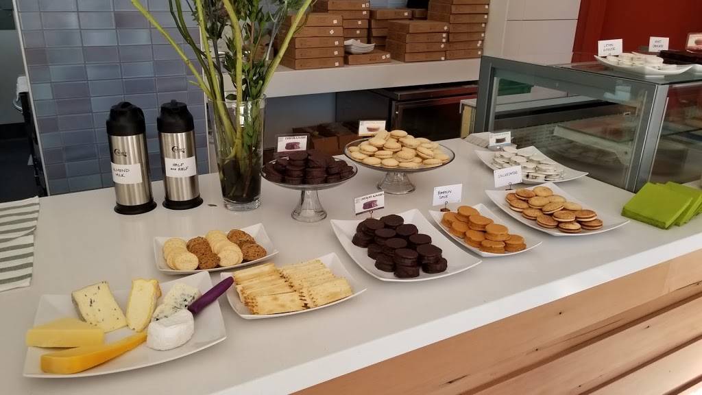 Wooden Table Cafe | cafe | 2300 Broadway, Oakland, CA 94612, USA | 5108796105 OR +1 510-879-6105