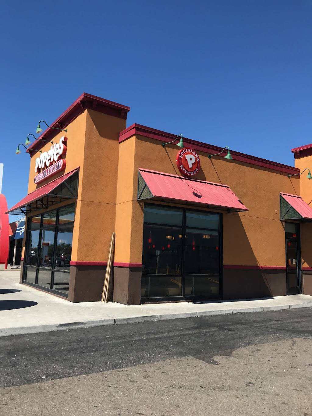 Popeyes Louisiana Kitchen | restaurant | 12310 CA-33, Santa Nella, CA 95322, USA | 2098260741 OR +1 209-826-0741