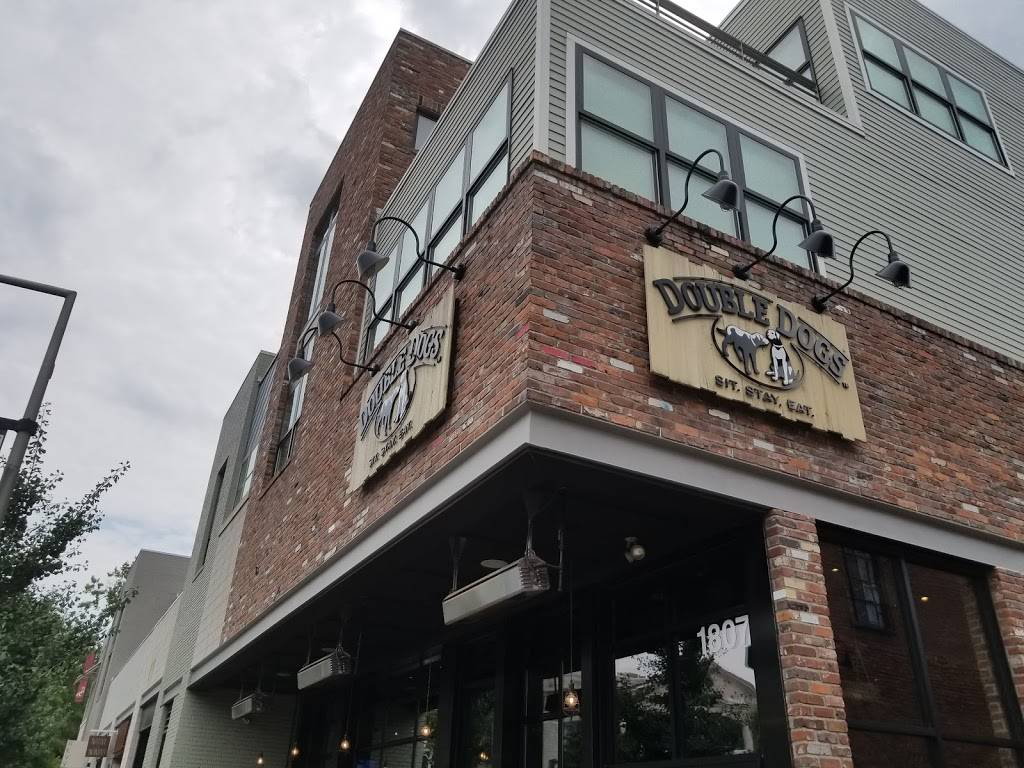 Double Dogs Restaurant | restaurant | 1807 21st Ave S, Nashville, TN 37212, USA | 6152928110 OR +1 615-292-8110