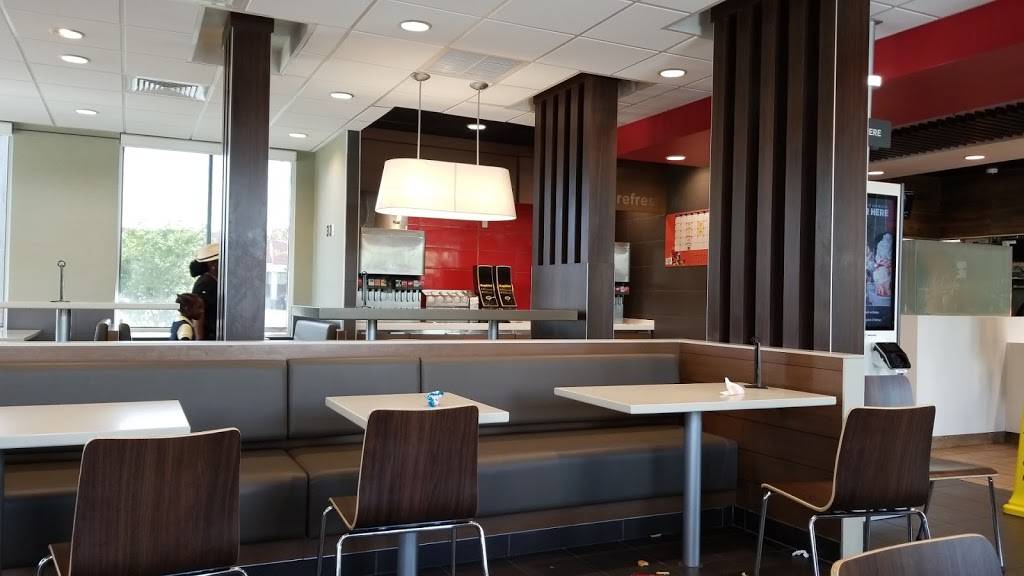 McDonalds | cafe | 3306 S University Dr, Miramar, FL 33025, USA | 9544361872 OR +1 954-436-1872
