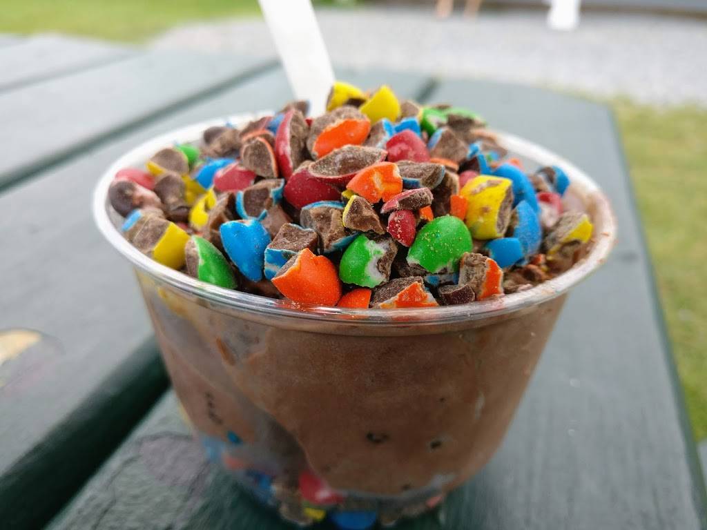 Wahoos | restaurant | 2 Whites Rd, Wilmington, VT 05363, USA | 8024640110 OR +1 802-464-0110