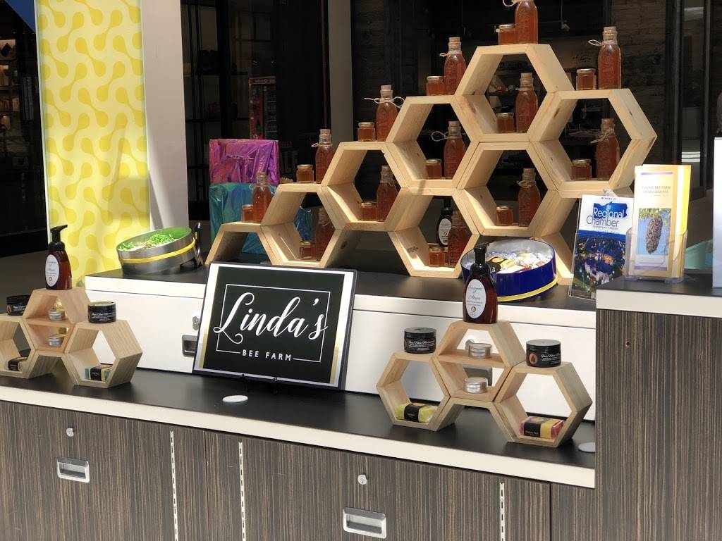 Lindas Bee Farm | restaurant | 3323 Parkman Rd NW, Warren, OH 44481, USA | 3303147856 OR +1 330-314-7856