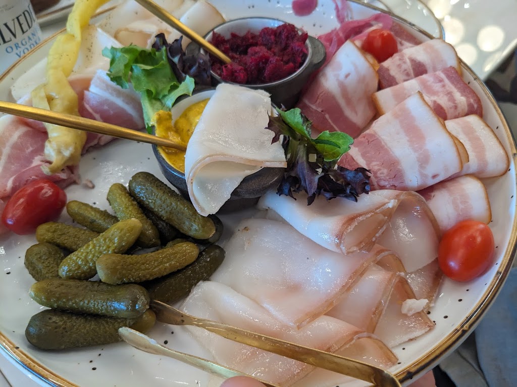 Velour | restaurant | 4742 N Cumberland Ave, Chicago, IL 60656, USA | 7738873082 OR +1 773-887-3082