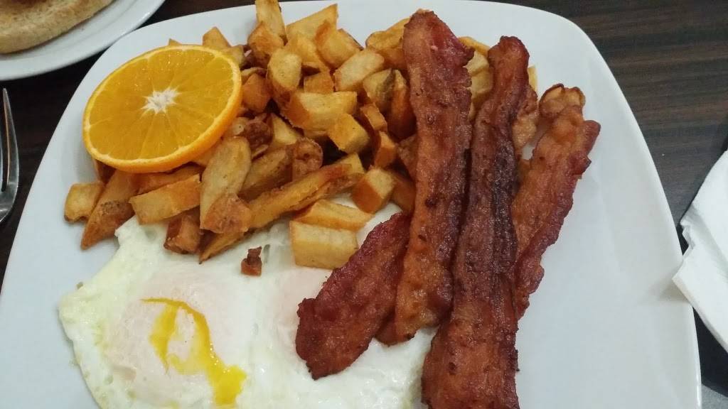 L.A. Town Grill | restaurant | 5975 Malden Rd #5, Windsor, ON N9H 1S7, Canada | 5192508383 OR +1 519-250-8383