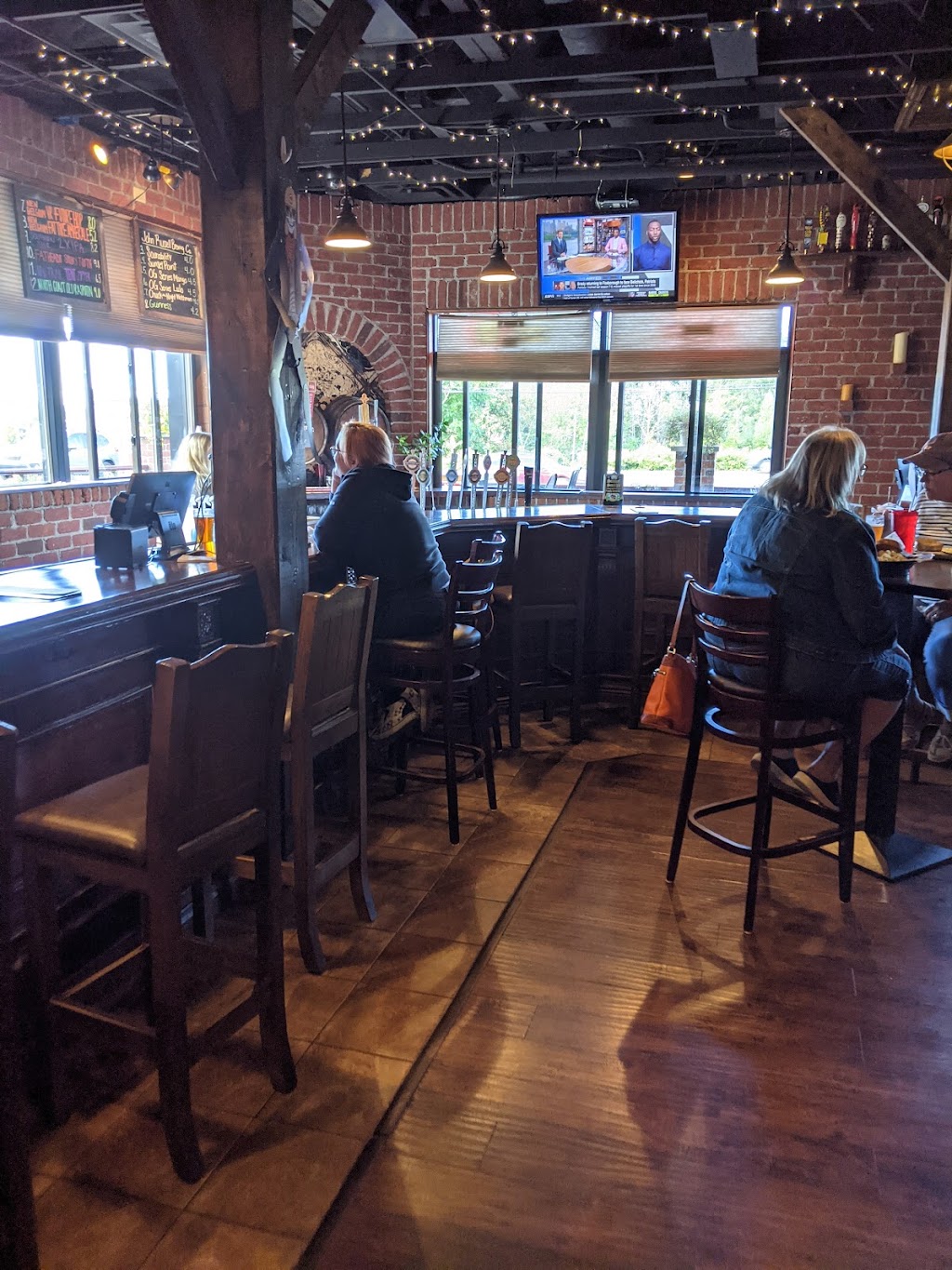 U Pick 6 Public House | restaurant | 4575 W Ridge Rd, Erie, PA 16506, USA | 8145208495 OR +1 814-520-8495