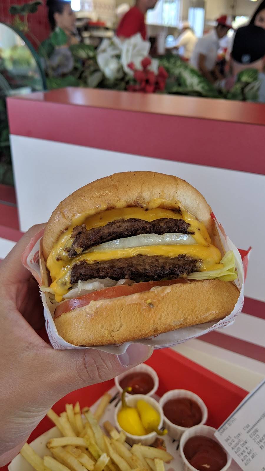 In-N-Out Burger | restaurant | 15290 Civic Dr, Victorville, CA 92394, USA | 8007861000 OR +1 800-786-1000