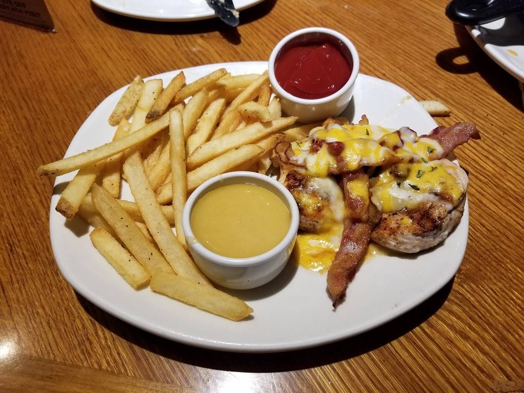 Outback Steakhouse | restaurant | 15765 Eureka Rd, Southgate, MI 48195, USA | 7342852314 OR +1 734-285-2314
