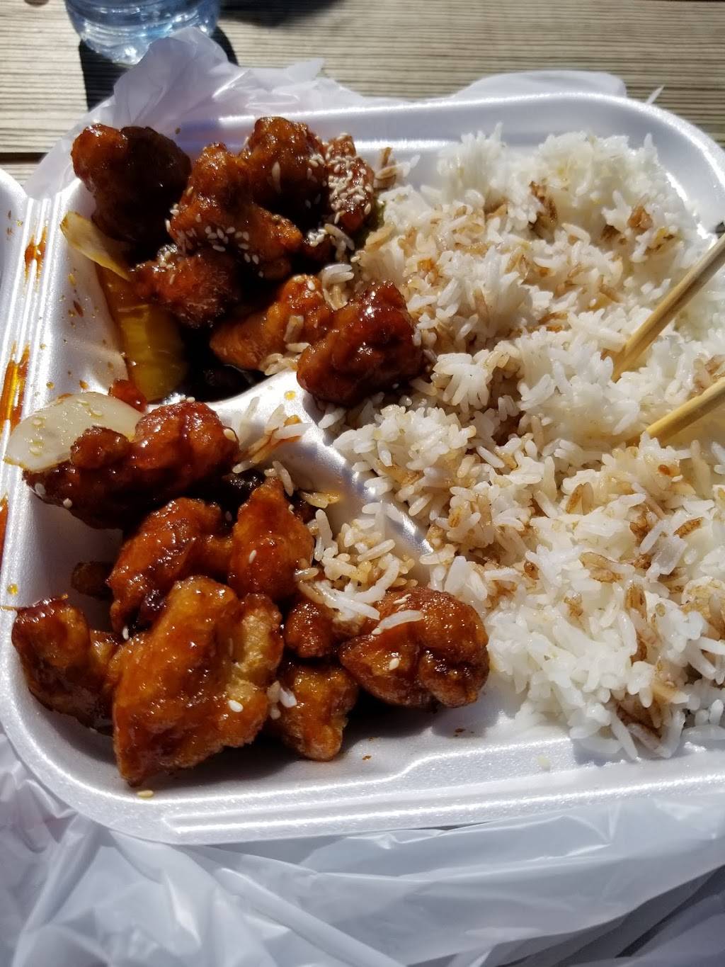 Y & Y Chinese and Thai Food | restaurant | 405 S Bloomington St, Lowell, AR 72745, USA | 4792384156 OR +1 479-238-4156