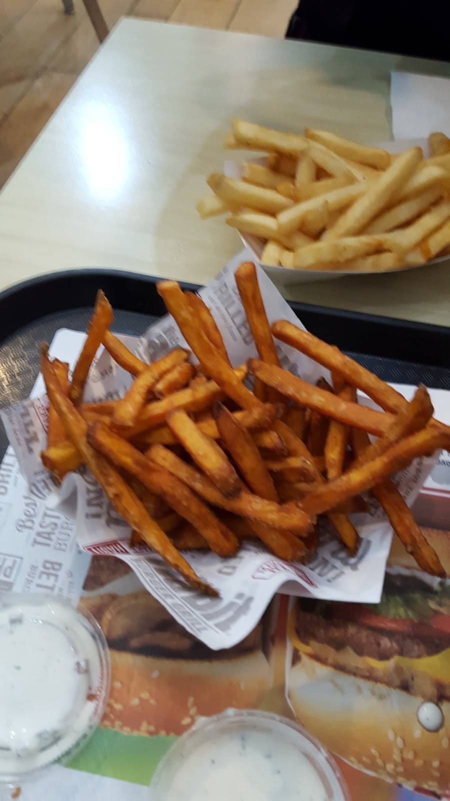 The Habit Burger Grill | meal takeaway | 1855 E Daily Dr, Camarillo, CA 93010, USA | 8054842950 OR +1 805-484-2950