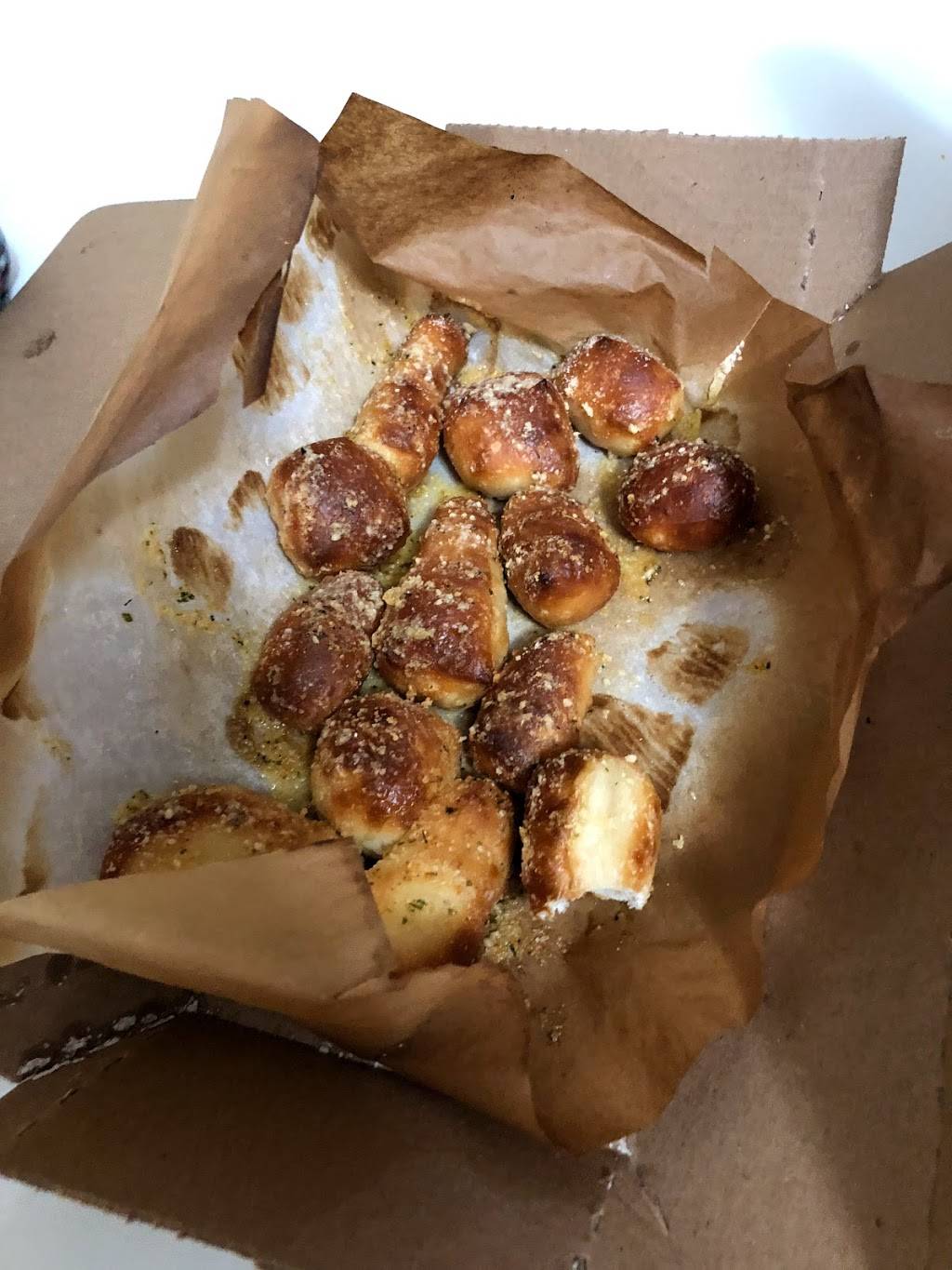 Dominos Pizza | meal delivery | 352 Anderson Ave, Cliffside Park, NJ 07010, USA | 2019453700 OR +1 201-945-3700