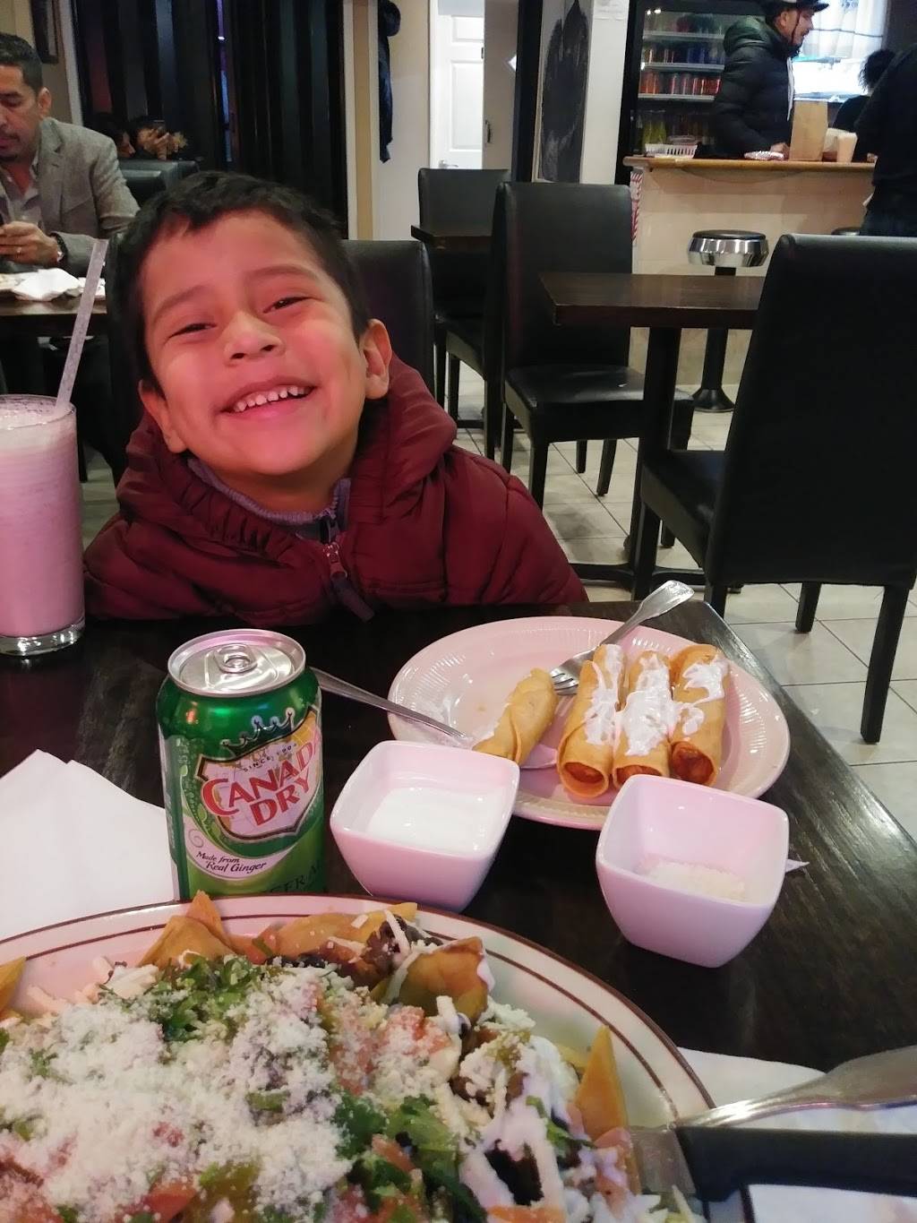 Pipos | meal delivery | 166 E 118th St #3, New York, NY 10035, USA | 2128282382 OR +1 212-828-2382