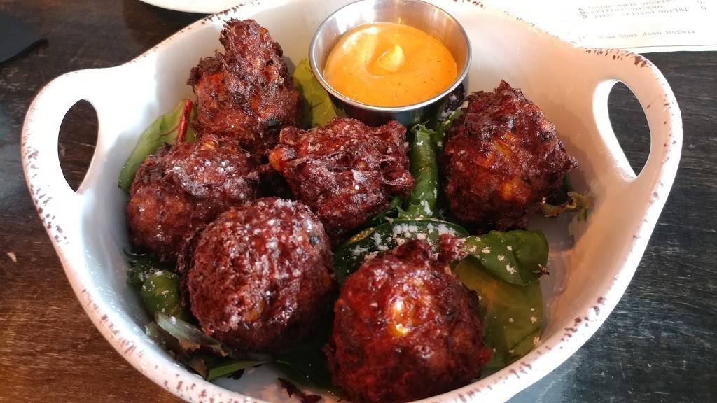 Outpost Neighborhood Kitchen | restaurant | 2603 Edgewater Dr, Orlando, FL 32804, USA | 4079306282 OR +1 407-930-6282