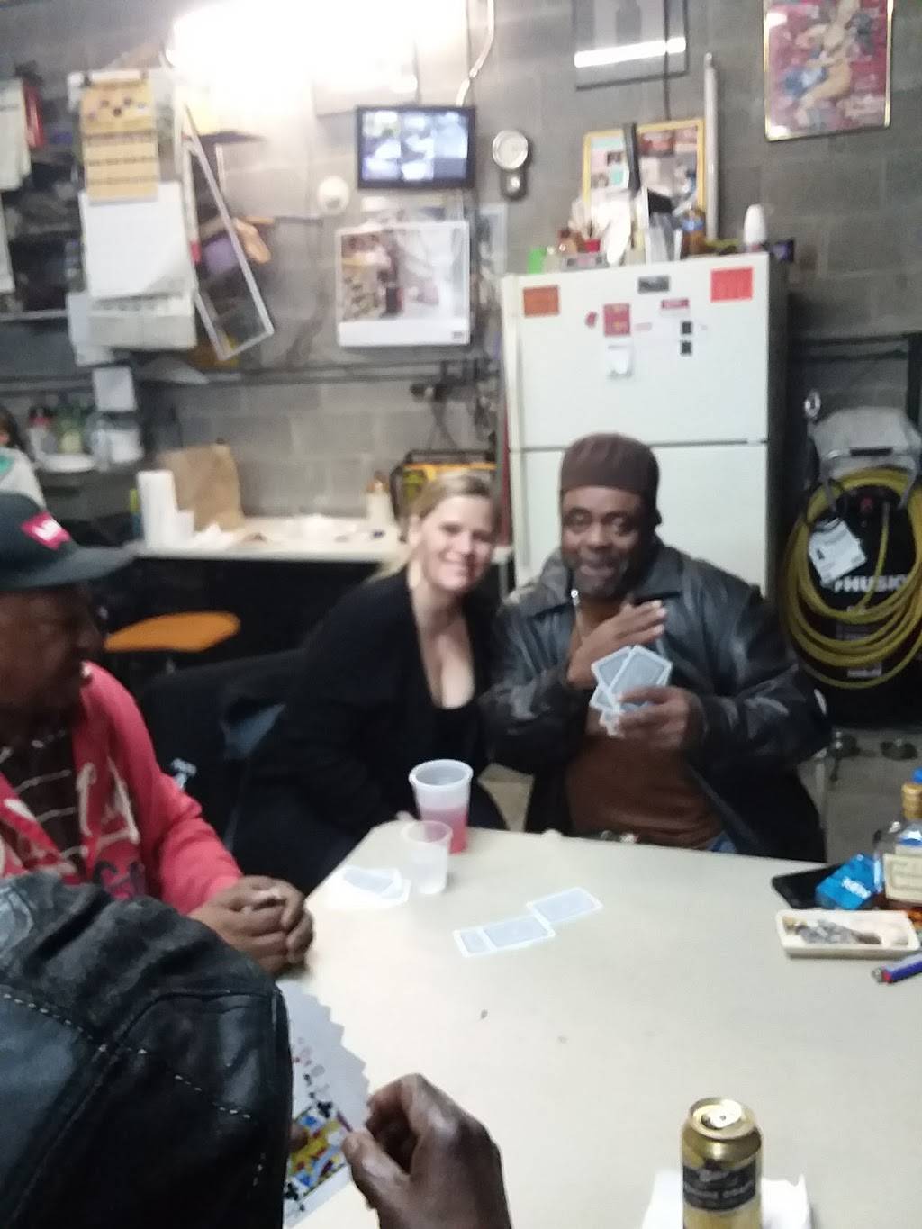 Winners Sports Bar & Grill | restaurant | 5914 W Madison St, Chicago, IL 60644, USA | 7732874900 OR +1 773-287-4900