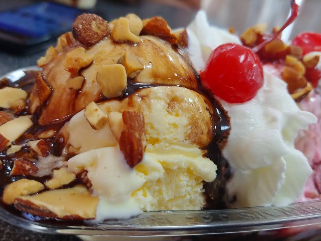 Braums Ice Cream & Burger Restaurant | restaurant | 6450 North Fwy, Fort Worth, TX 76137, USA | 8178478114 OR +1 817-847-8114