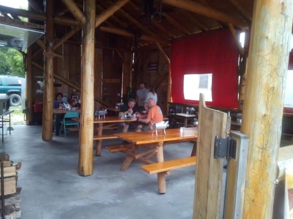 Rustic Hog Barbecue | restaurant | 104 Main St, Lake City, MI 49651, USA | 2319204227 OR +1 231-920-4227