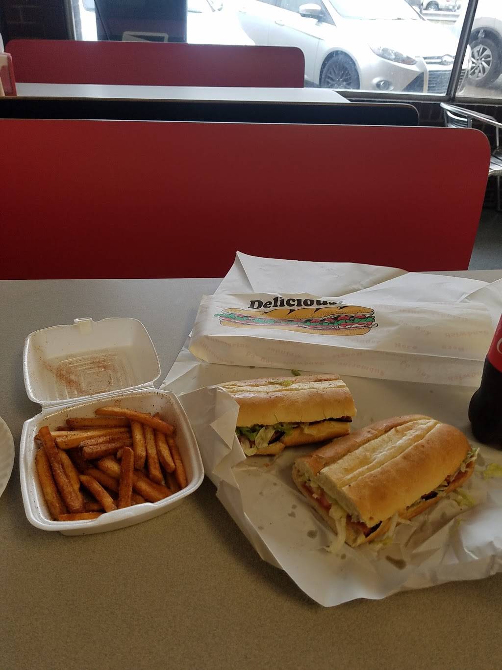 Scoochs Pizza | restaurant | 2049 Brodhead Rd, Aliquippa, PA 15001, USA | 7243755636 OR +1 724-375-5636