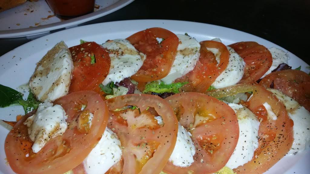 Evelyns Big Italian | restaurant | 704 Texas St, Fairfield, CA 94533, USA | 7074219000 OR +1 707-421-9000