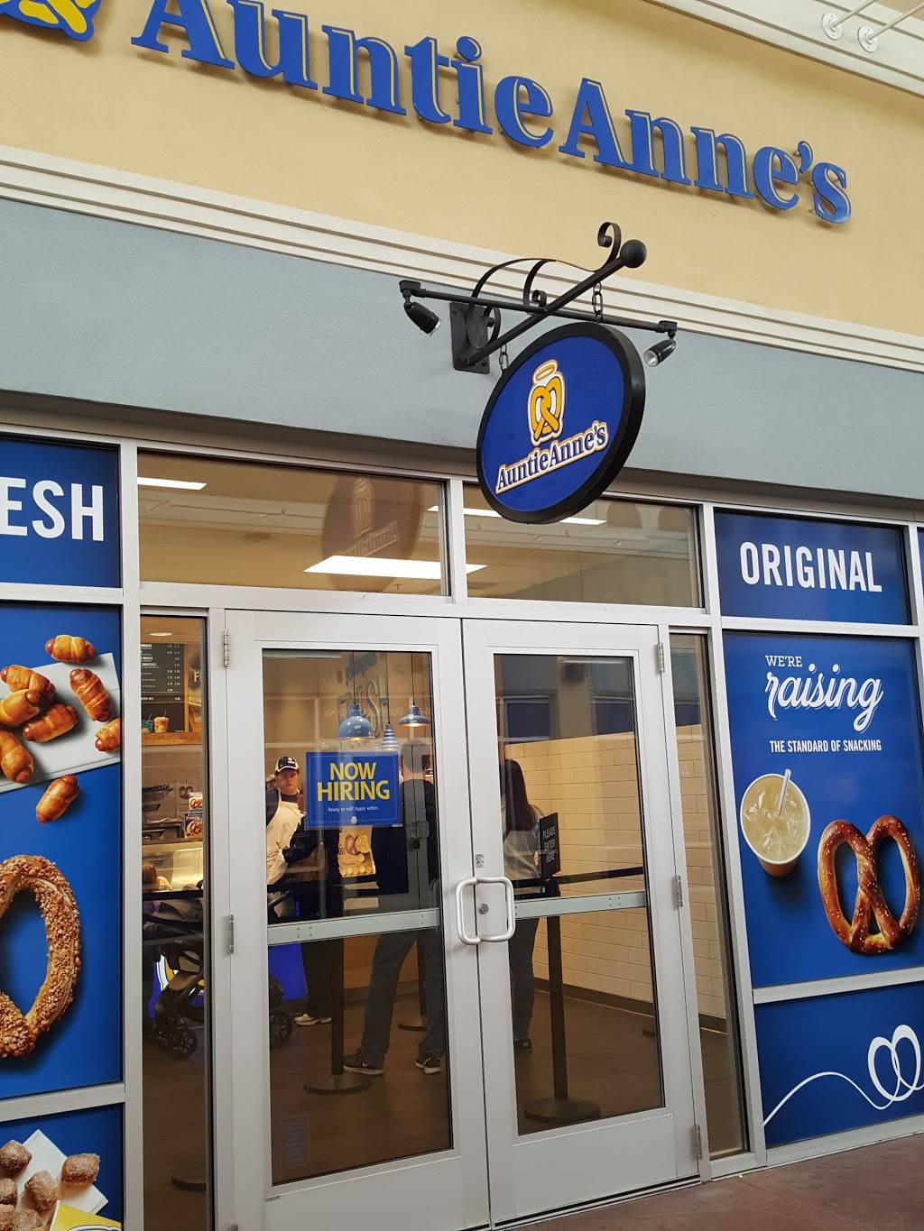 Auntie Annes | restaurant | 1155 Buck Creek Rd spc f623, Simpsonville, KY 40067, USA | 5024051055 OR +1 502-405-1055