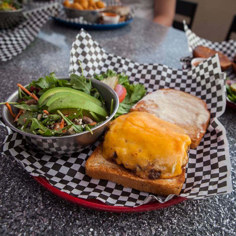 Bad Daddys Burger Bar | restaurant | 1924 Gunbarrel Rd Ste 104, Chattanooga, TN 37421, USA | 4234755948 OR +1 423-475-5948