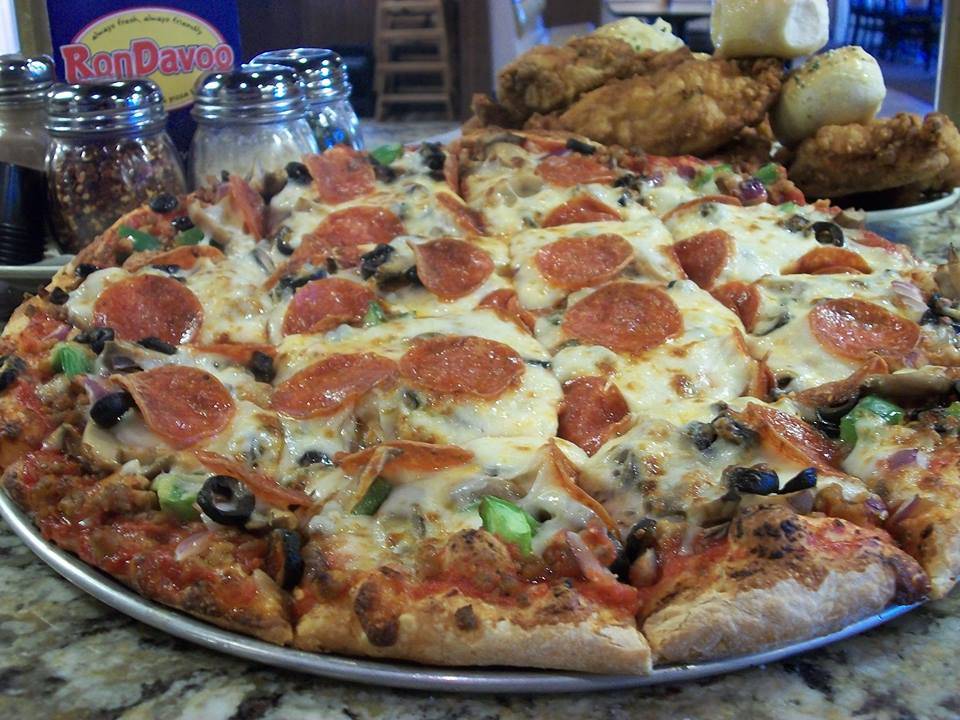 RonDavoo Pizza | restaurant | 605 S 10th St, Burlington, IA 52601, USA | 3197525767 OR +1 319-752-5767