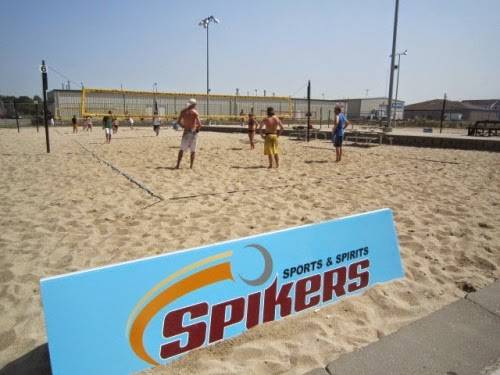 Spikers Sports & Spirits | restaurant | 20227 Husker Dr, Gretna, NE 68028, USA | 4023324466 OR +1 402-332-4466