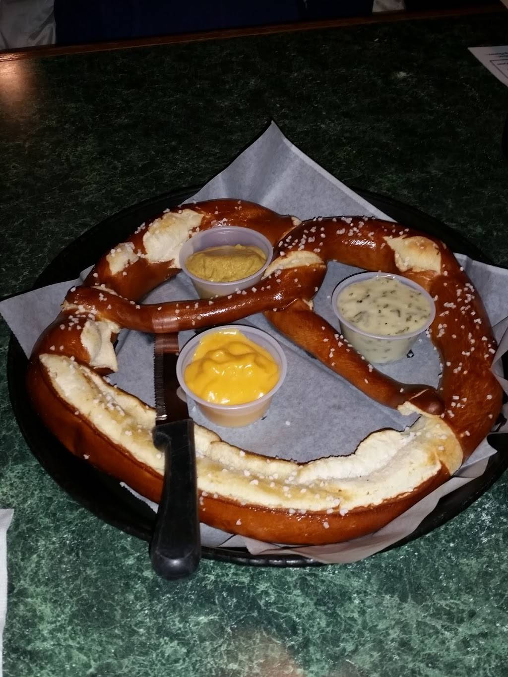 Checkers II | restaurant | 6524 Main St, Union, IL 60180, USA | 8159232000 OR +1 815-923-2000