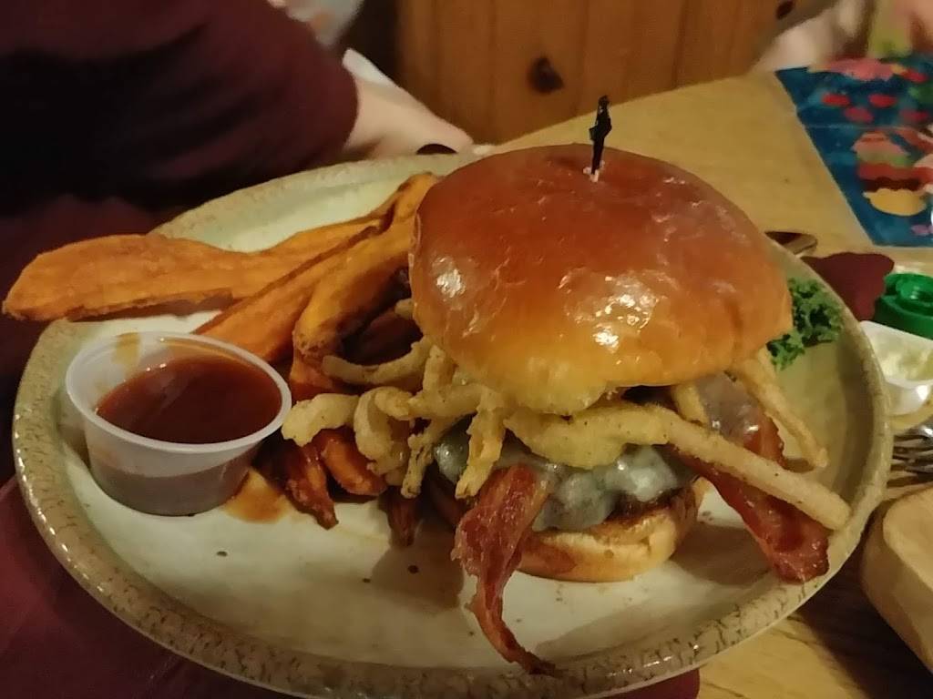 Fin N Feather Showboats | restaurant | 22 W Main St, Winneconne, WI 54986, USA | 9205824305 OR +1 920-582-4305