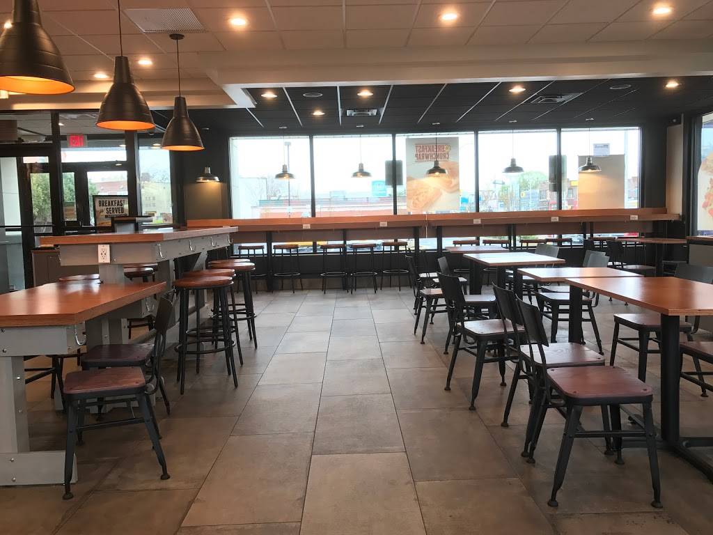 Taco Bell | meal takeaway | 60-12 Northern Blvd, Woodside, NY 11377, USA | 7185652465 OR +1 718-565-2465