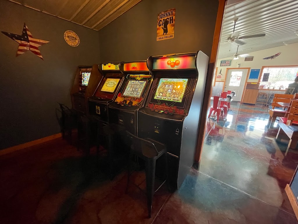 Hillbilly Hut | restaurant | 8759 US-54, Roach, MO 65787, USA | 5733639770 OR +1 573-363-9770