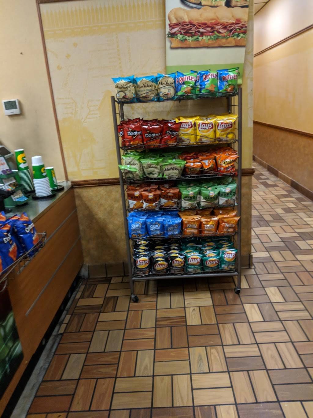 Subway | restaurant | Exxon Tiger Mart, 5960 W Parker Rd Suite 290, Plano, TX 75093, USA | 9723789488 OR +1 972-378-9488