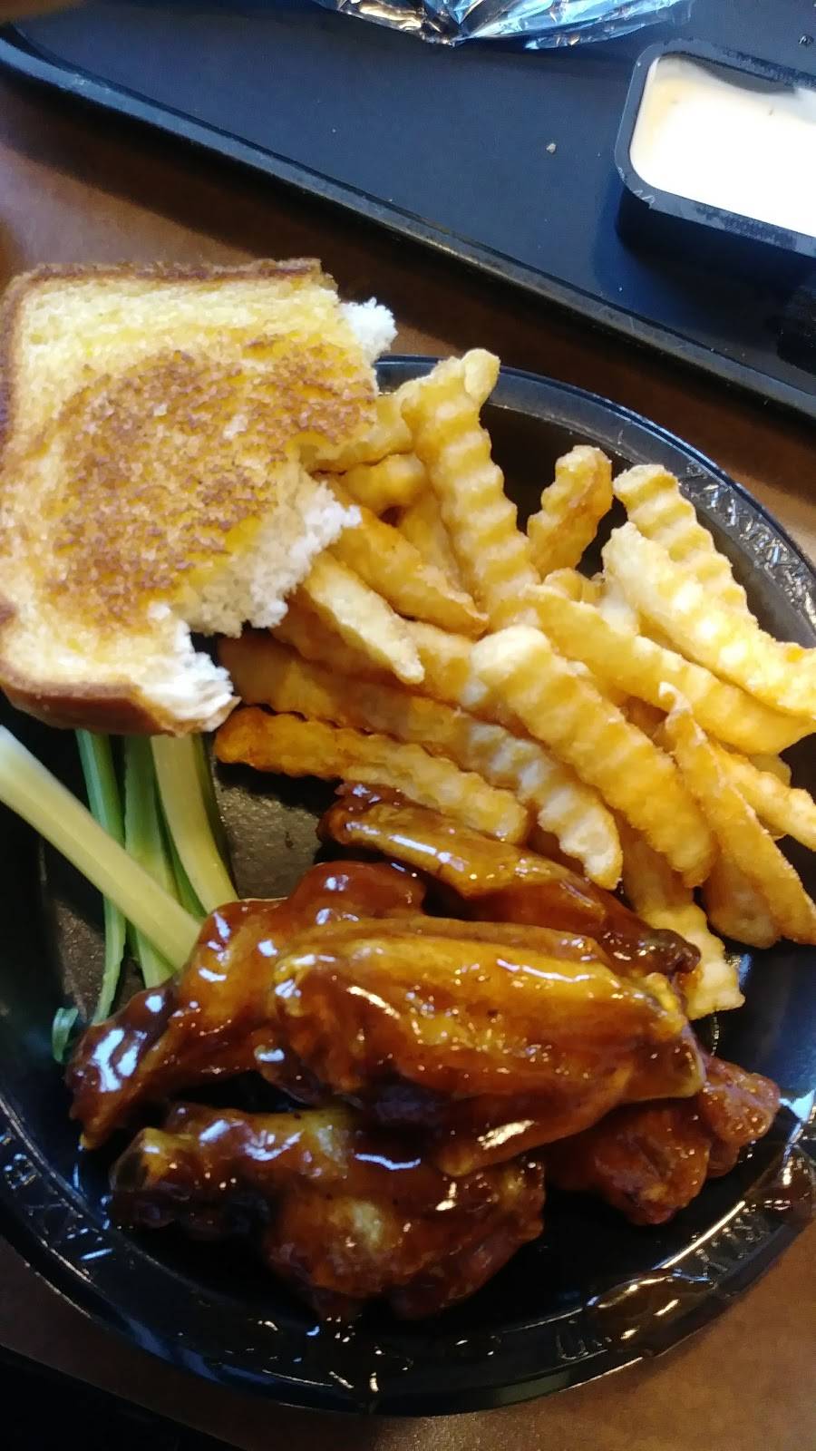 Zaxbys Chicken Fingers & Buffalo Wings | restaurant | 8895 W Colonial Dr, Ocoee, FL 34761, USA | 4072923605 OR +1 407-292-3605