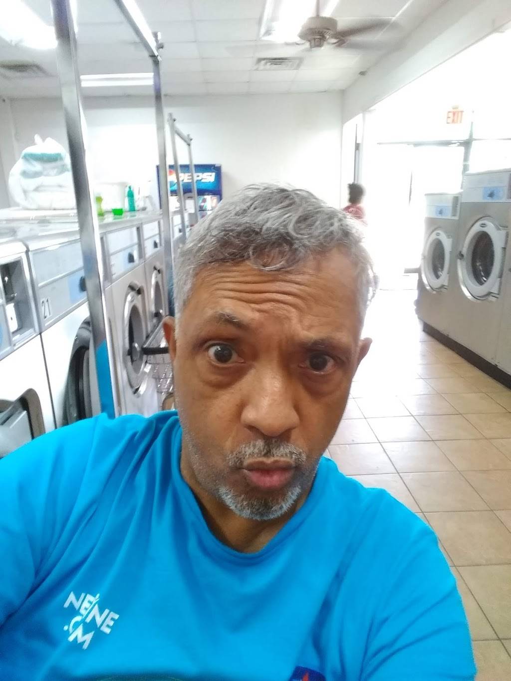 Eastpoint Fish & Wings | restaurant | 2941 Main St, Atlanta, GA 30344, USA | 4047674828 OR +1 404-767-4828