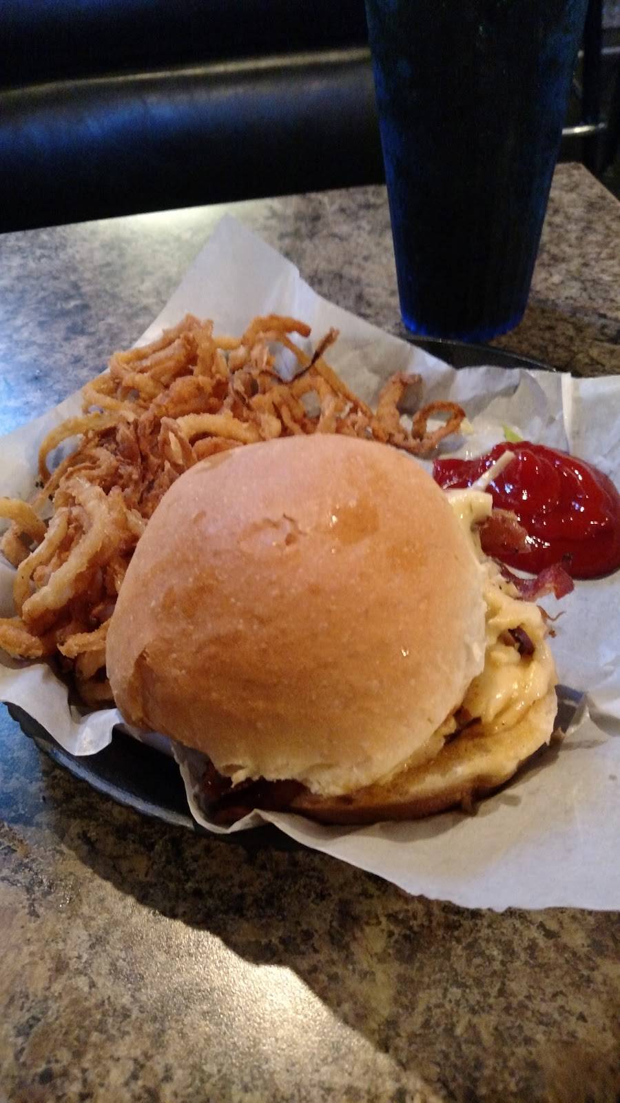 Club 2000 | restaurant | 422 Indianola Rd, Des Moines, IA 50315, USA | 5152459769 OR +1 515-245-9769