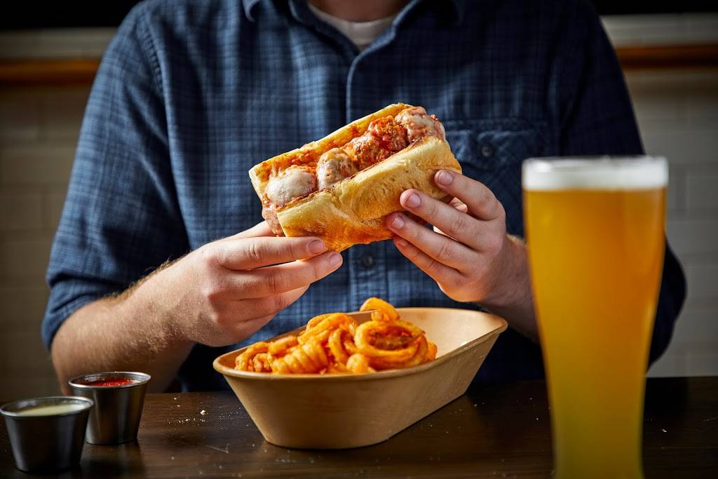 Roots Handmade Pizza | restaurant | 1924 W Chicago Ave, Chicago, IL 60622, USA | 7736454949 OR +1 773-645-4949