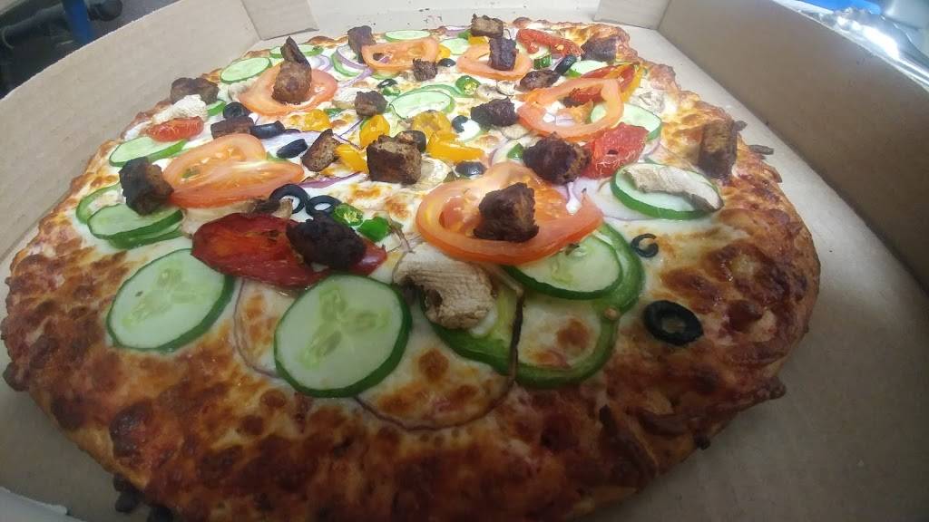 Greenhill Pizza and Wings | restaurant | 399 Greenhill Ave, Hamilton, ON L8K 6N5, Canada | 9055605051 OR +1 905-560-5051