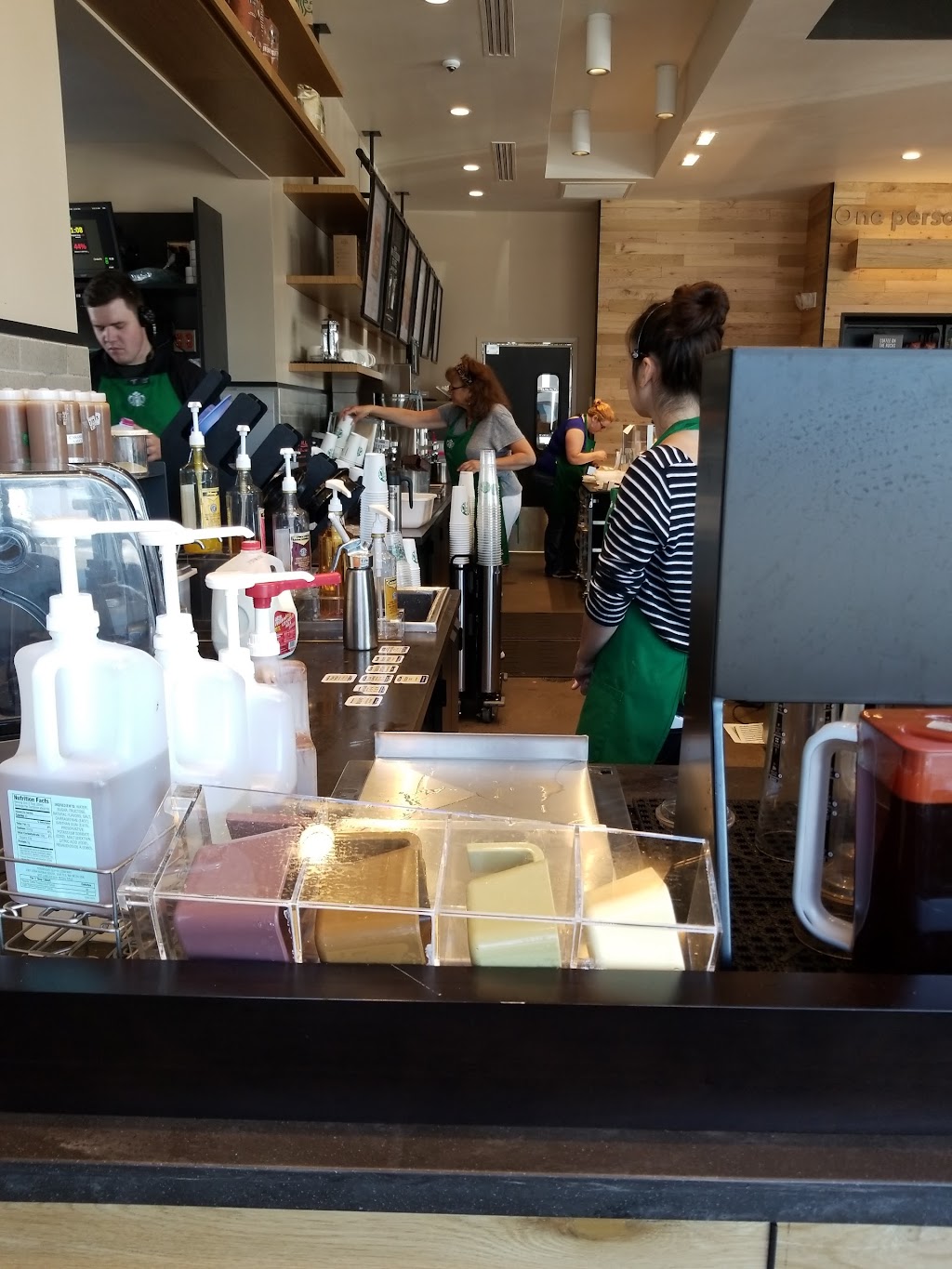 Starbucks | cafe | 8781 W 95th St, Overland Park, KS 66212, USA | 9132671194 OR +1 913-267-1194