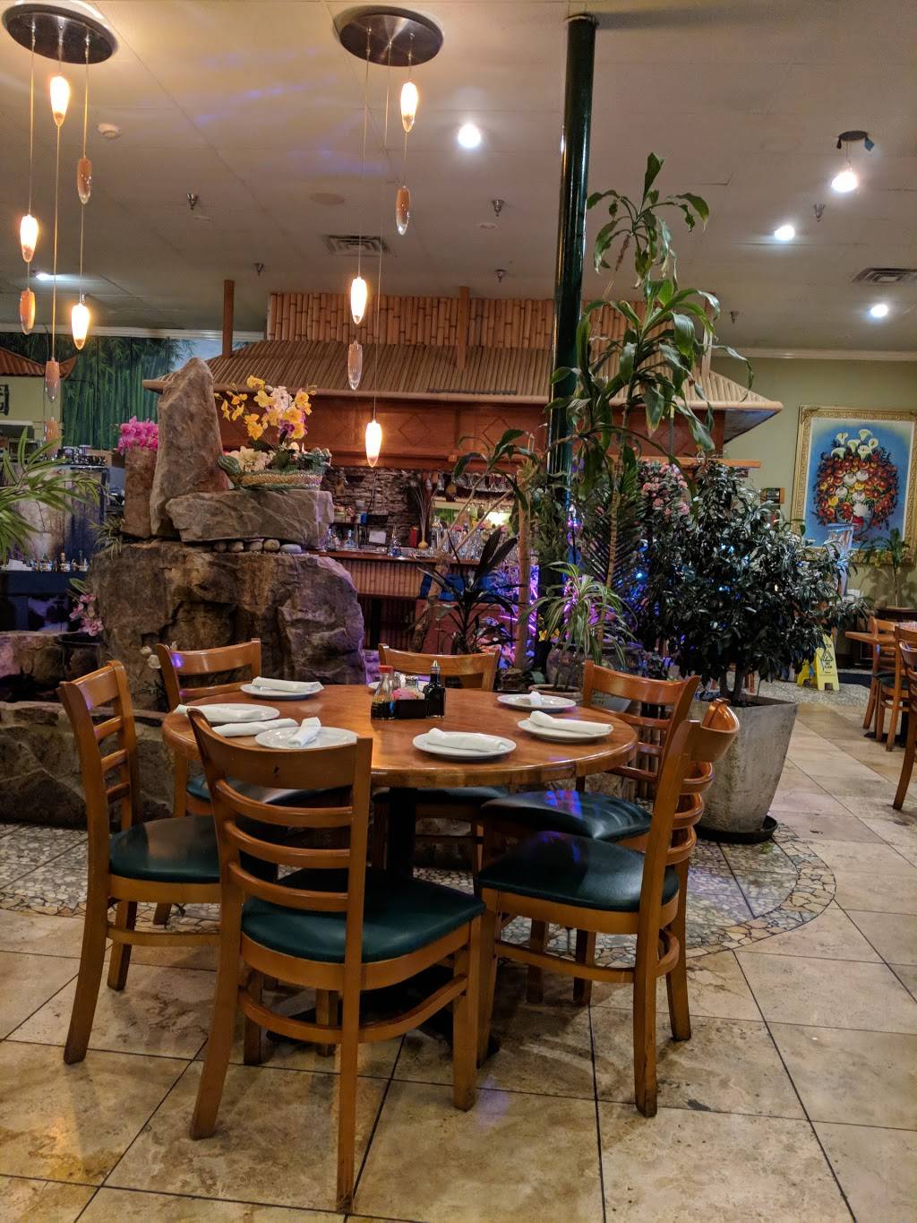 Lucky Bamboo China Bistro | meal delivery | 5855 Charlotte Pike, Nashville, TN 37209, USA | 6157605930 OR +1 615-760-5930