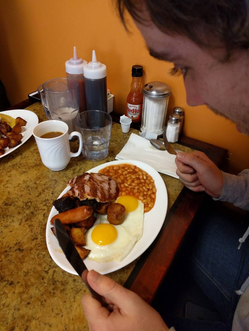 Classic Cafe | restaurant | 174 Spring St, Medford, MA 02155, USA | 7813911049 OR +1 781-391-1049