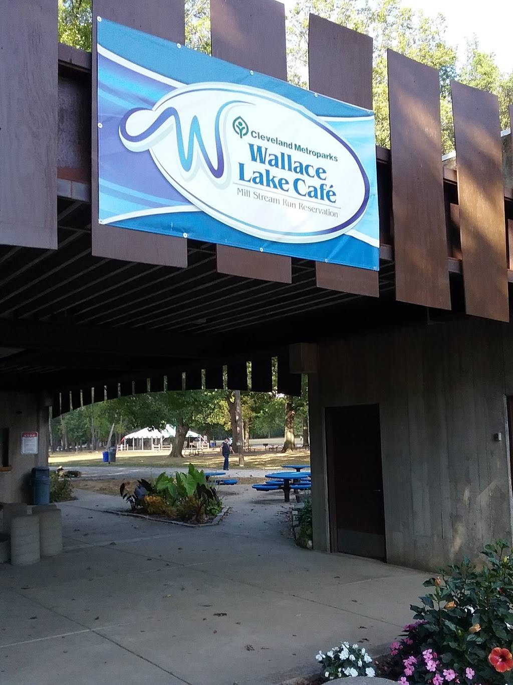 Quarry Rock Cafe | restaurant | Wallace Lake Dr, Berea, OH 44017, USA | 4408261682 OR +1 440-826-1682