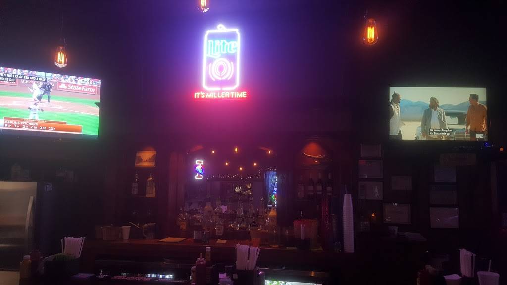 LOLAS Bar & Grill | restaurant | 325 W State St, Potomac, IL 61865, USA | 2179876588 OR +1 217-987-6588