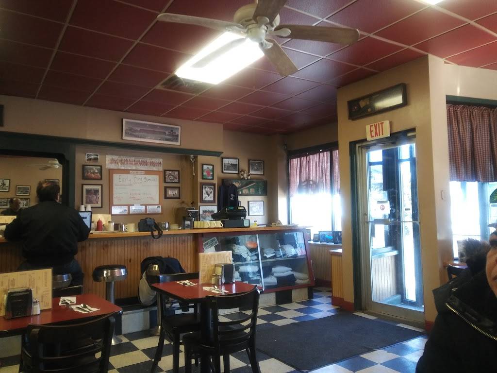 Dillons Restaurant | restaurant | 583 County St, New Bedford, MA 02740, USA | 5089999332 OR +1 508-999-9332