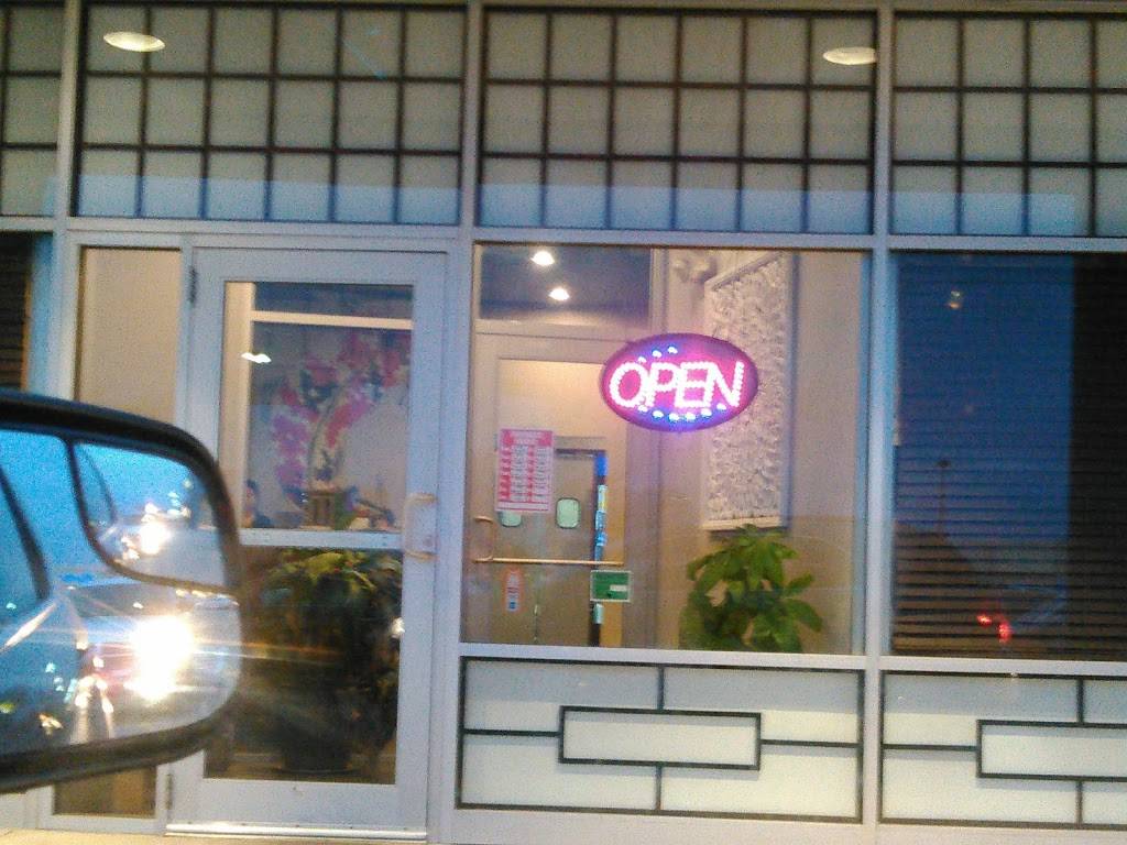 Daruma Japanese Steakhouse | restaurant | 5261 Westpointe Plaza Drive, Columbus, OH 43228, USA | 6149968351 OR +1 614-996-8351