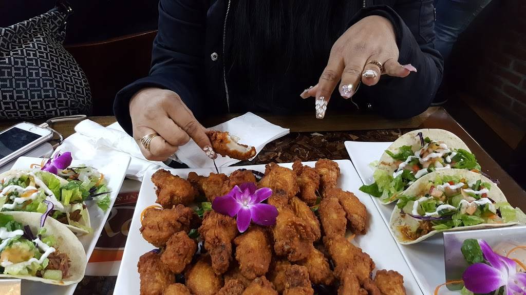 Roys | restaurant | 880 E Tremont Ave, Bronx, NY 10460, USA | 9178933823 OR +1 917-893-3823