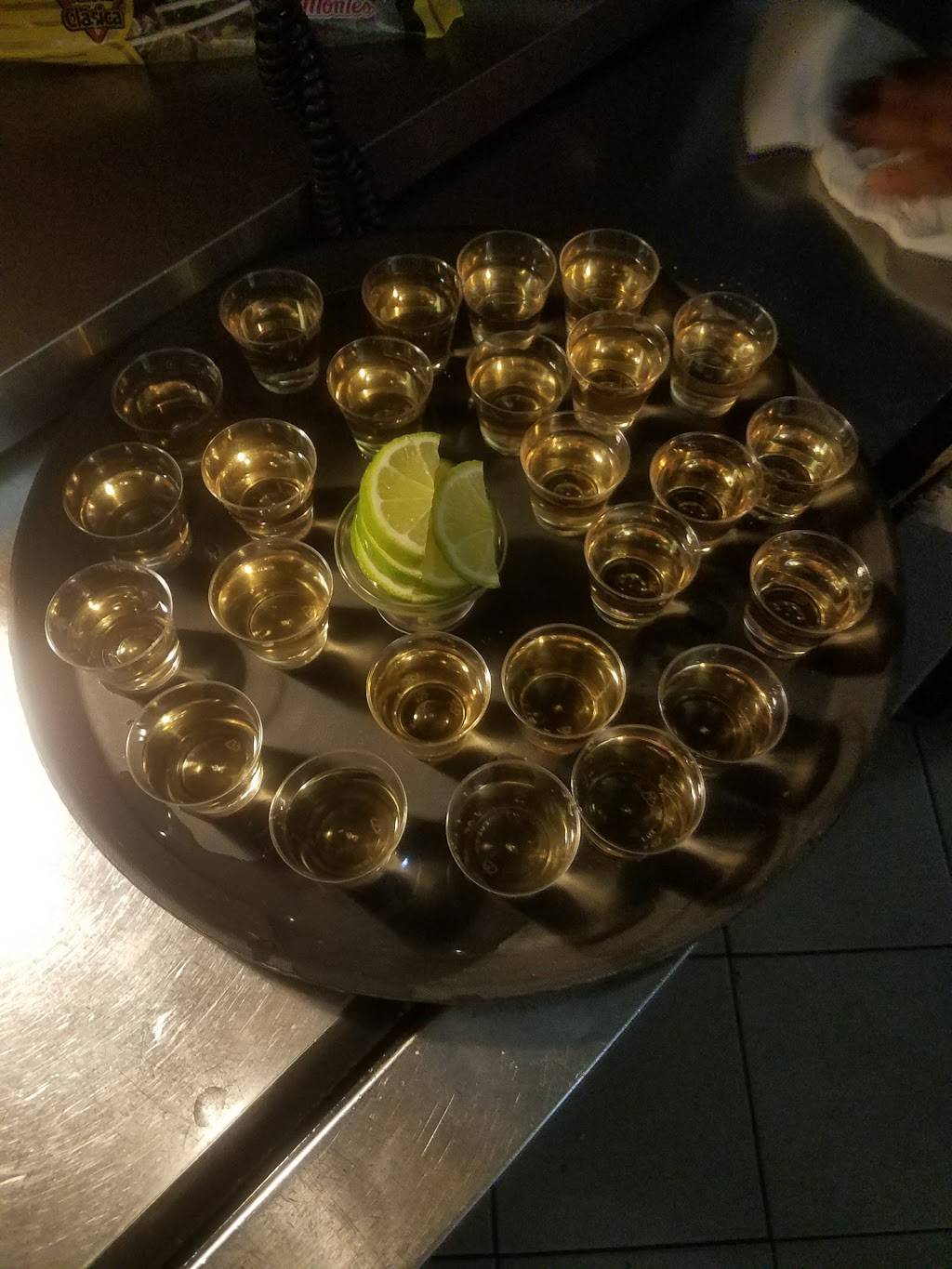 Serenata Restaurant | restaurant | 1854 E Main St, Bridgeport, CT 06610, USA | 2036960315 OR +1 203-696-0315