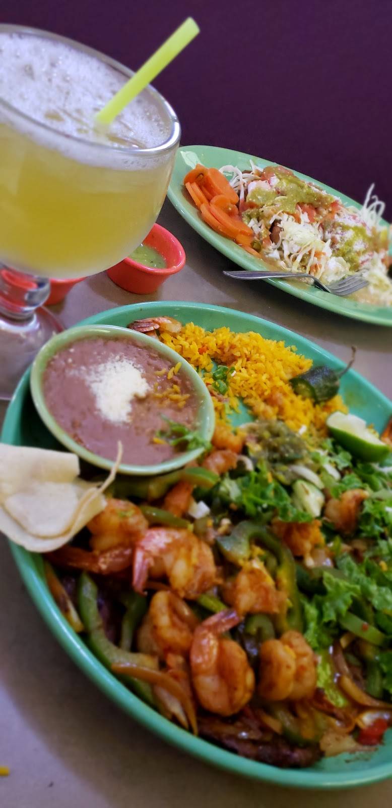 Restaurant El Charrito 2 | restaurant | 10422 Pacific Ave S, Tacoma, WA 98444, USA | 2535374443 OR +1 253-537-4443