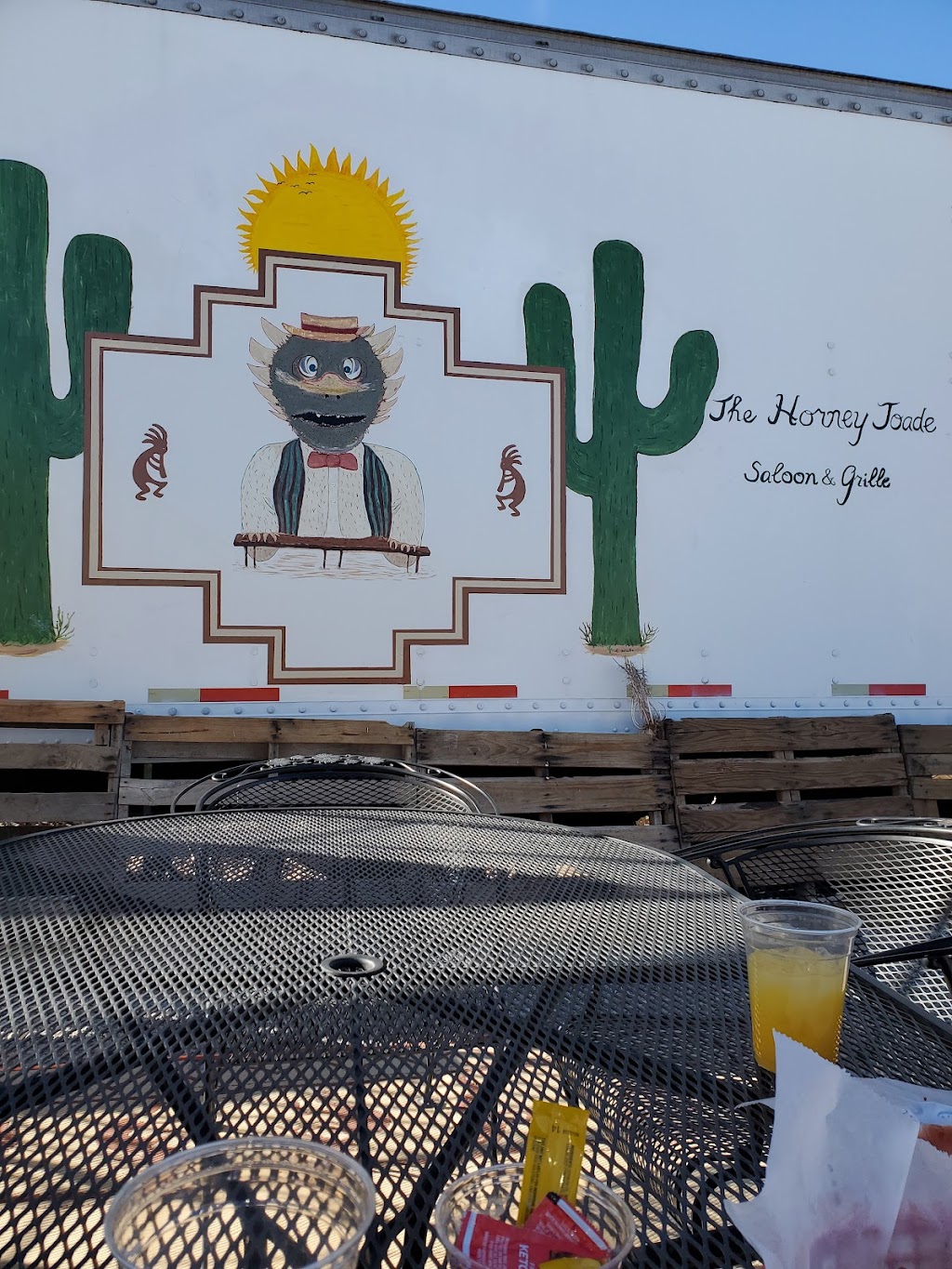 The Horney Toade Saloon & Grille | restaurant | 960 W Main St #9, Quartzsite, AZ 85346, USA | 5302600367 OR +1 530-260-0367